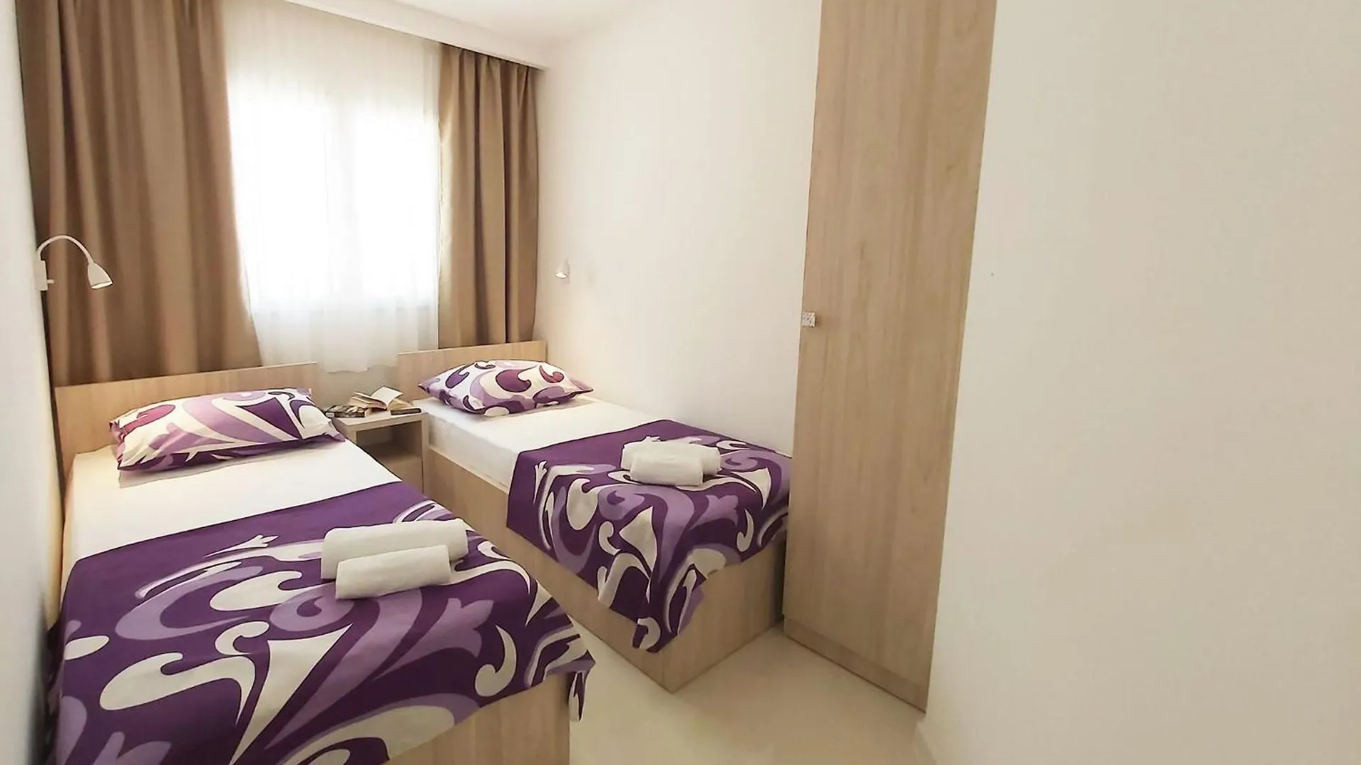 Heated Swimming Pool, Stunning Sea View Terrace A7, Apartamento Trogir 0*,  Croácia